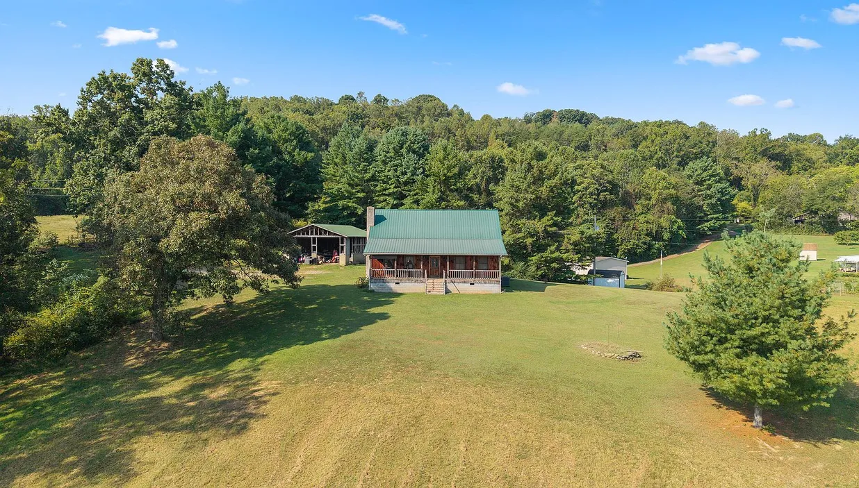 New Market, TN Country Home on 5.81 Acres with 3 Bedrooms photo 2