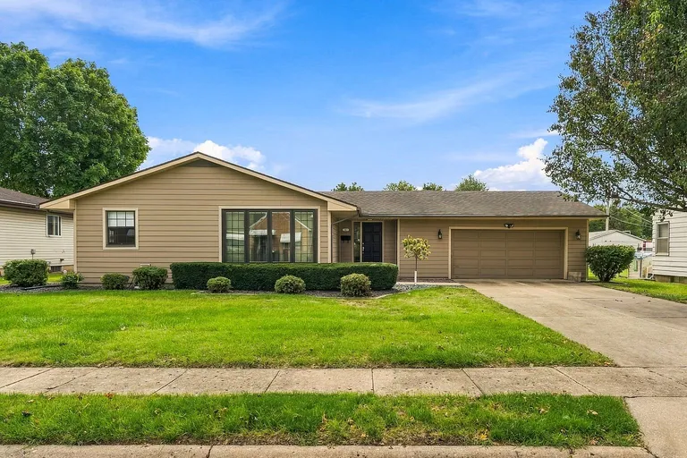 Oglesby, Illinois Ranch-Style Home with 3 Bedrooms and Finished Rec Room property photo