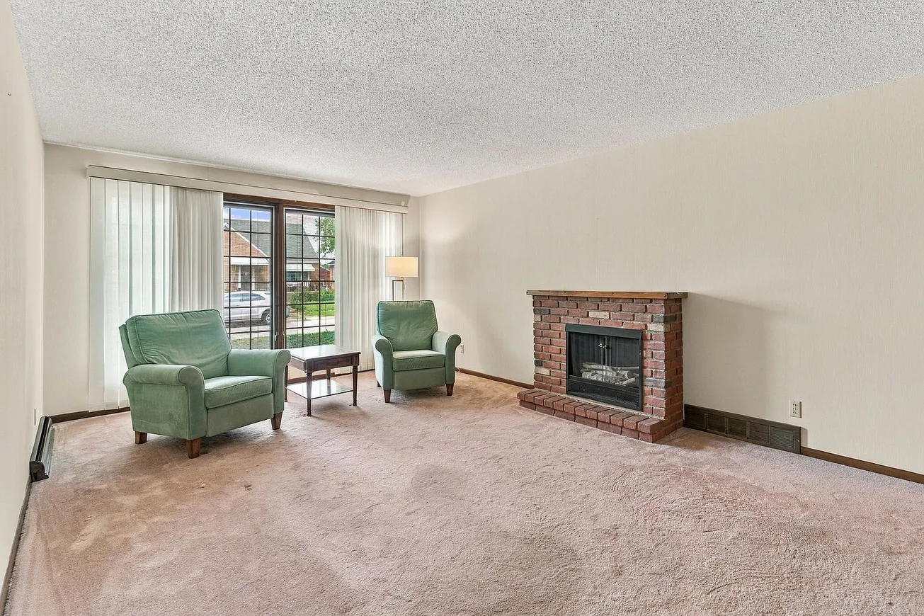 Oglesby, Illinois Ranch-Style Home with 3 Bedrooms and Finished Rec Room photo 3