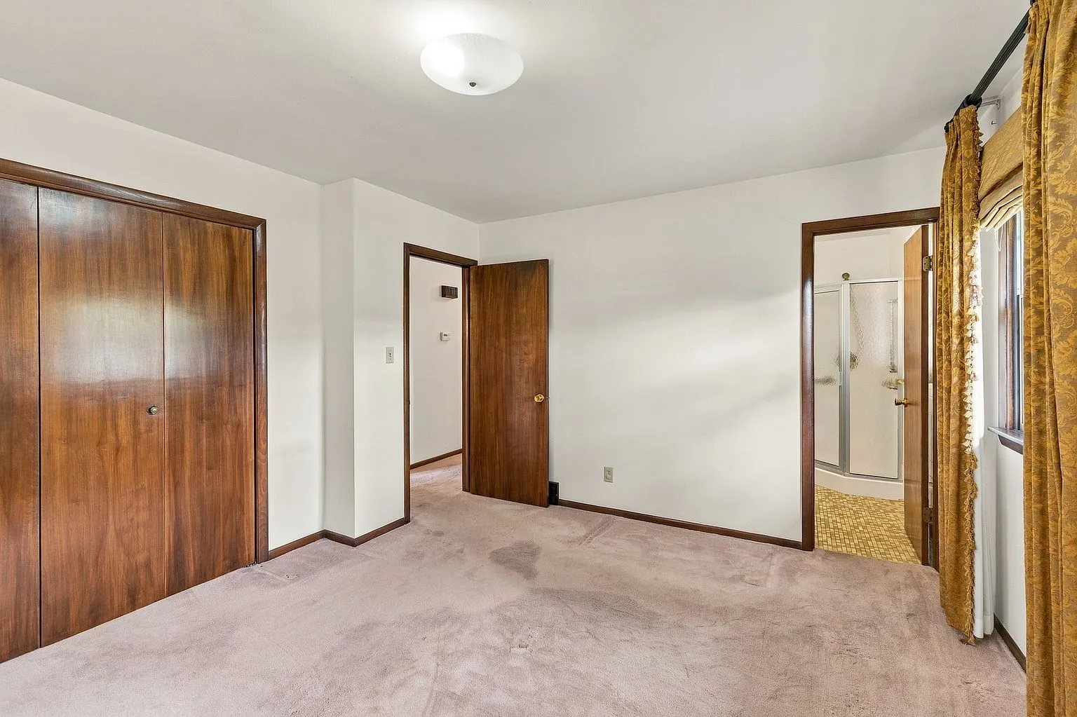 Oglesby, Illinois Ranch-Style Home with 3 Bedrooms and Finished Rec Room photo 10