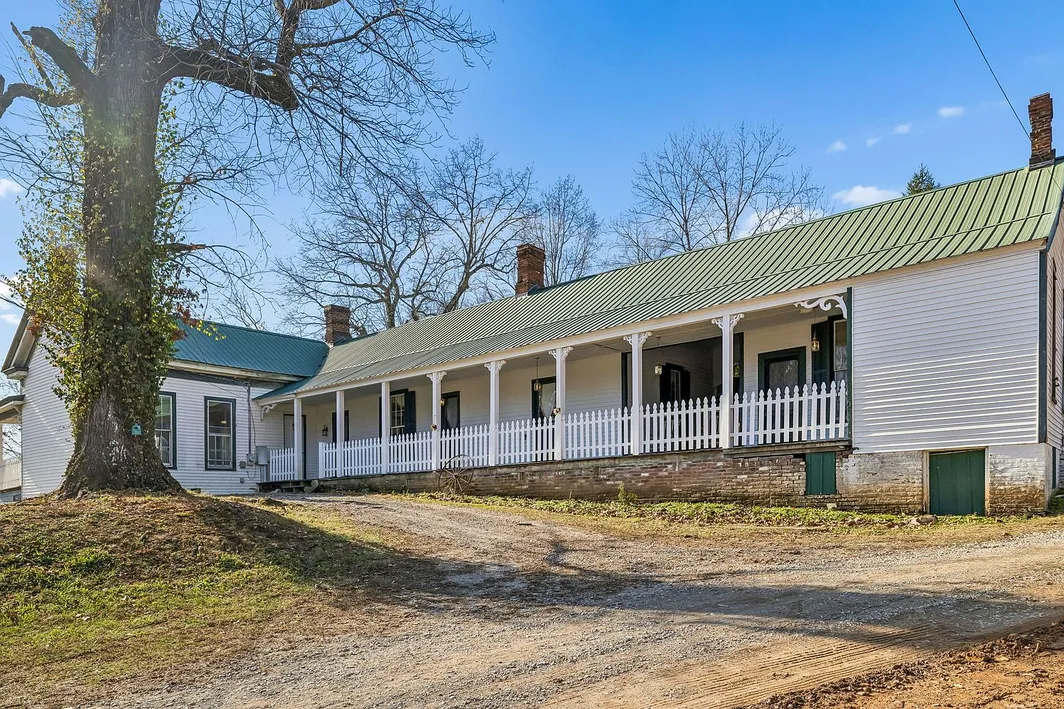Historic Nolan House on 8.7 Acres in Waverly, Tennessee photo 2