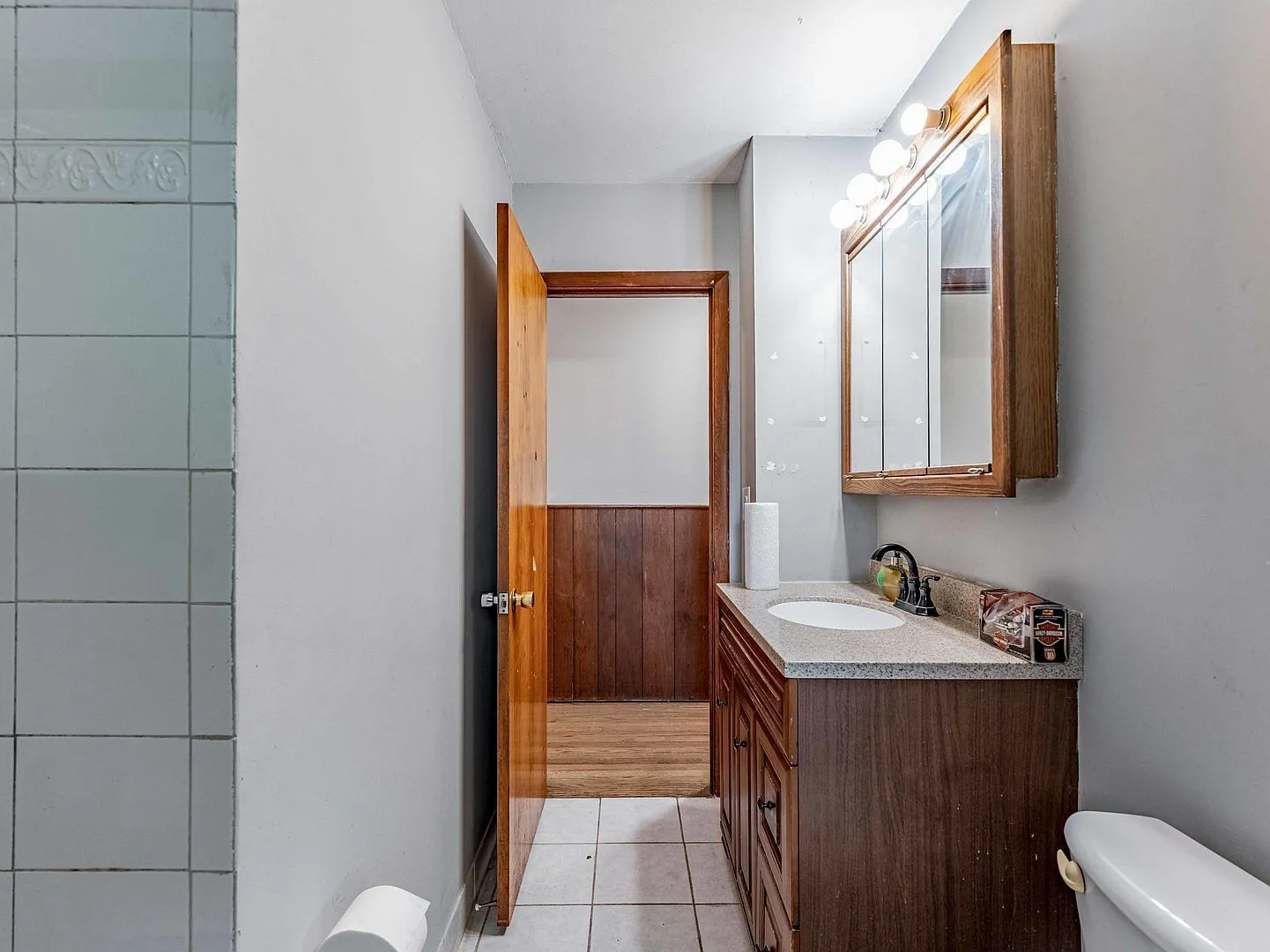 3-Bedroom Single-Family Home with Detached Garage in Hanover Park, IL photo 8