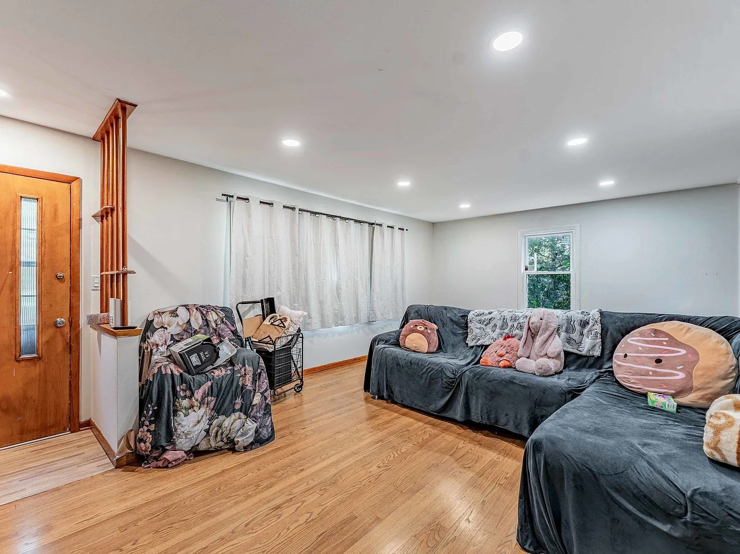3-Bedroom Single-Family Home with Detached Garage in Hanover Park, IL photo 2