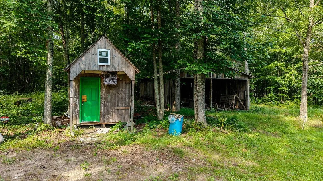 Deer Lodge, TN Country Cabin on 5.1 Acres with Creek and Mountain Views photo 3