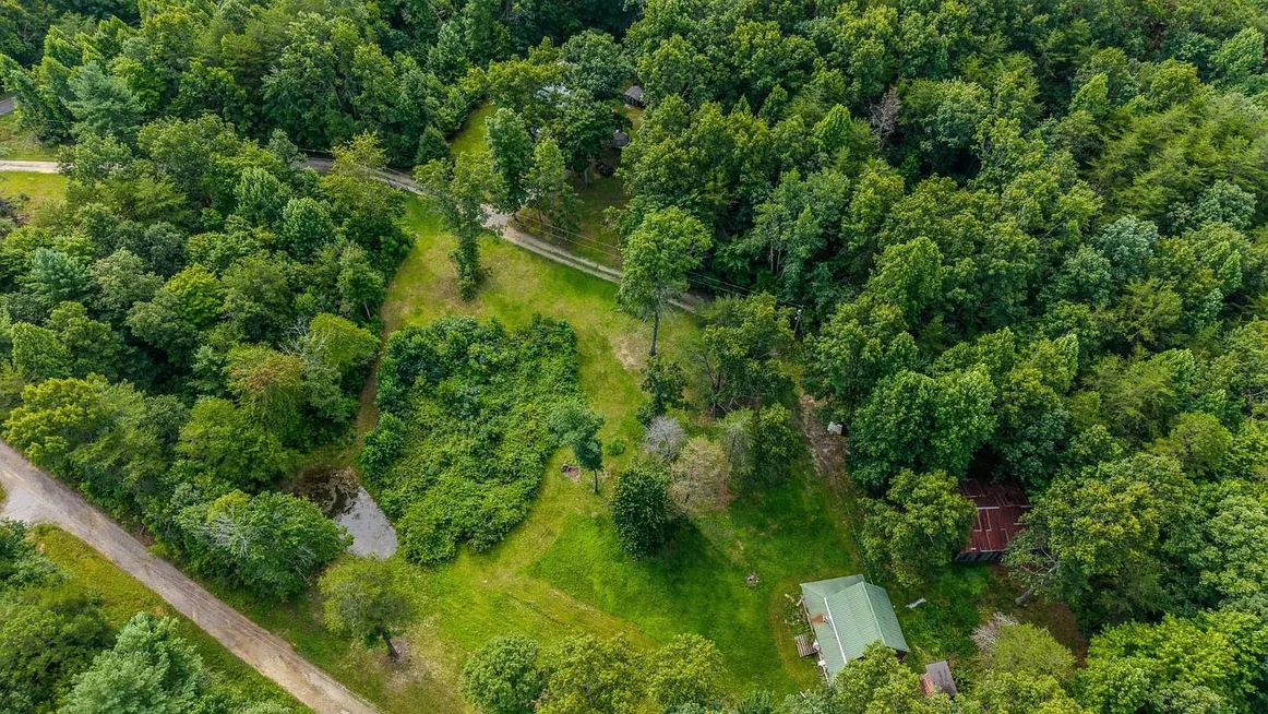 Deer Lodge, TN Country Cabin on 5.1 Acres with Creek and Mountain Views photo 4