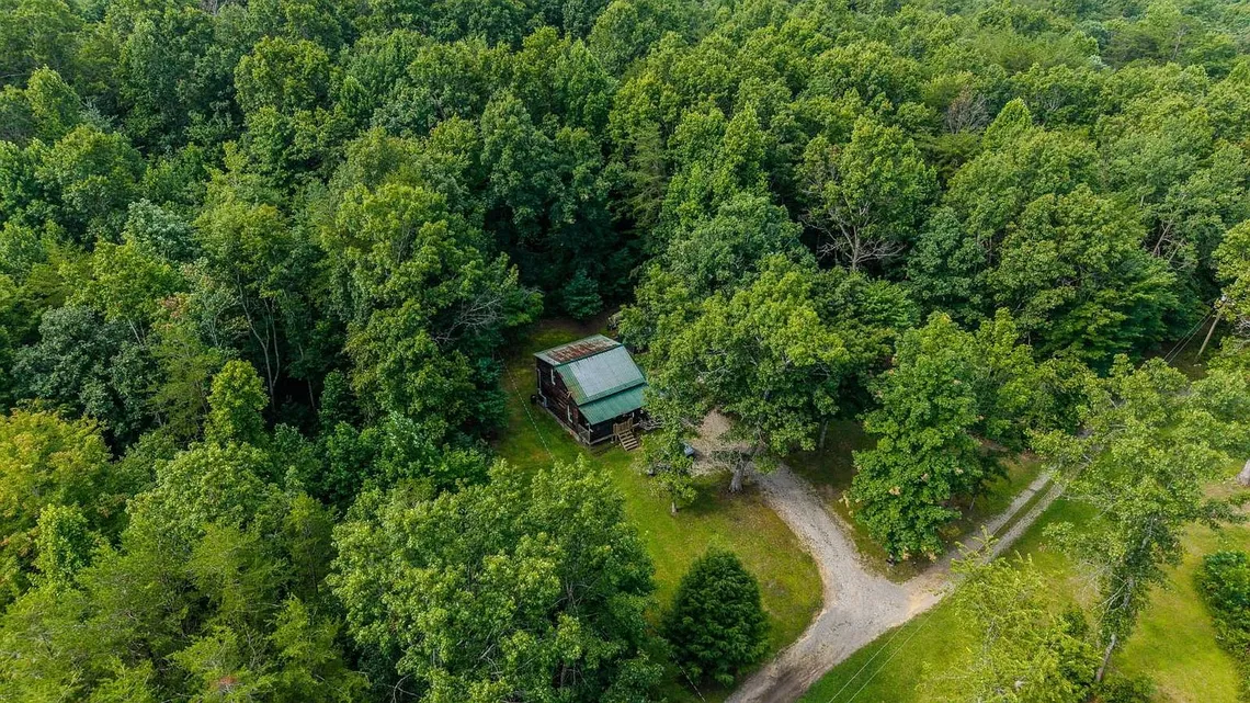 Deer Lodge, TN Country Cabin on 5.1 Acres with Creek and Mountain Views photo 5