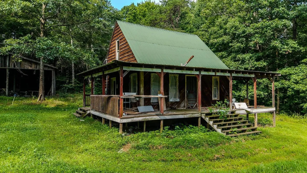 Deer Lodge, TN Country Cabin on 5.1 Acres with Creek and Mountain Views photo 2
