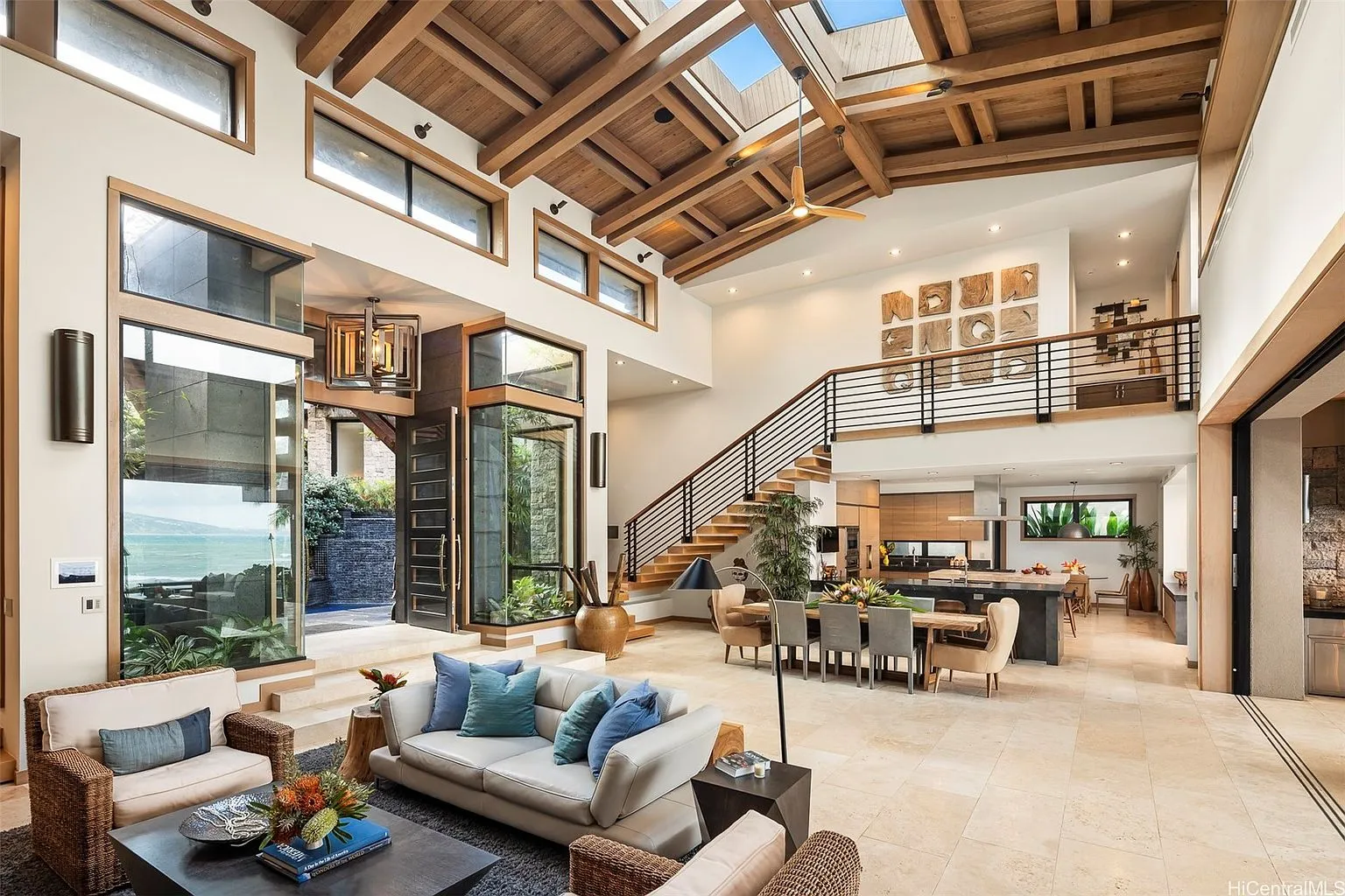 Luxury Oceanfront Residence with Diamond Head Views at 176 Hanapepe Loop, Honolulu photo 3