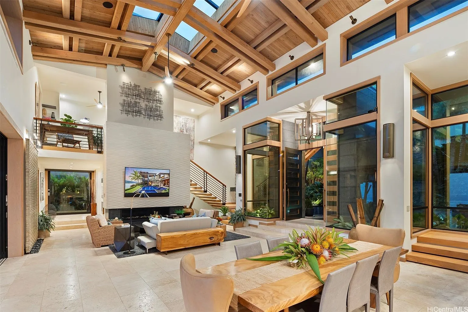 Luxury Oceanfront Residence with Diamond Head Views at 176 Hanapepe Loop, Honolulu photo 4