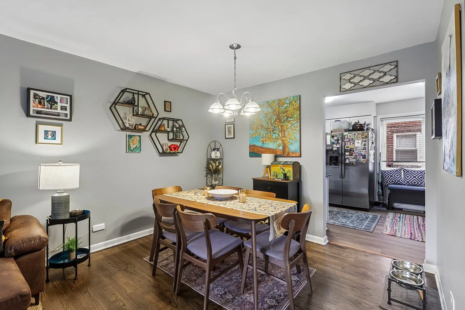 Chicago, IL 3-Bedroom Townhome with 1,280 Sq Ft and Assigned Parking photo 6
