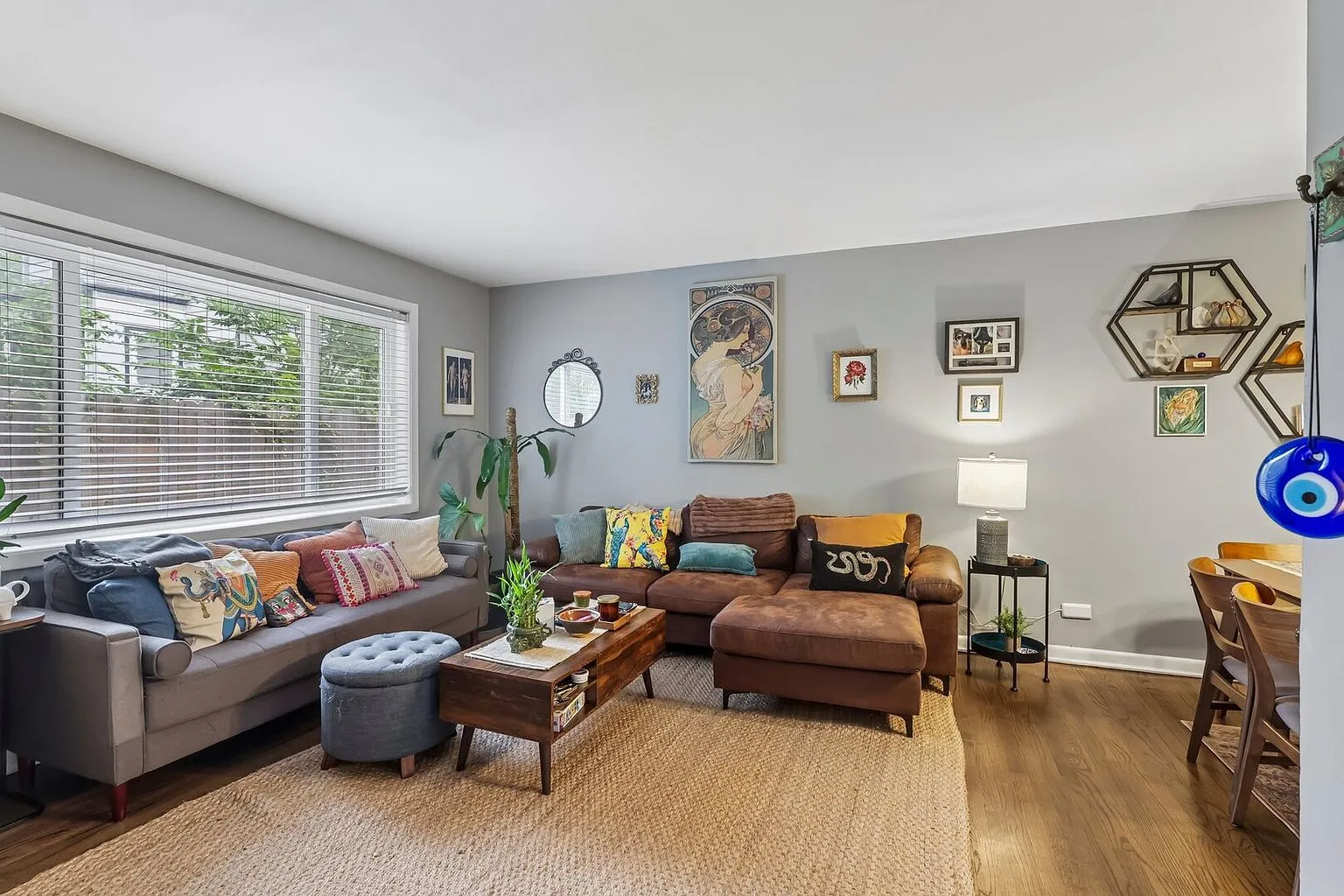 Chicago, IL 3-Bedroom Townhome with 1,280 Sq Ft and Assigned Parking photo 5