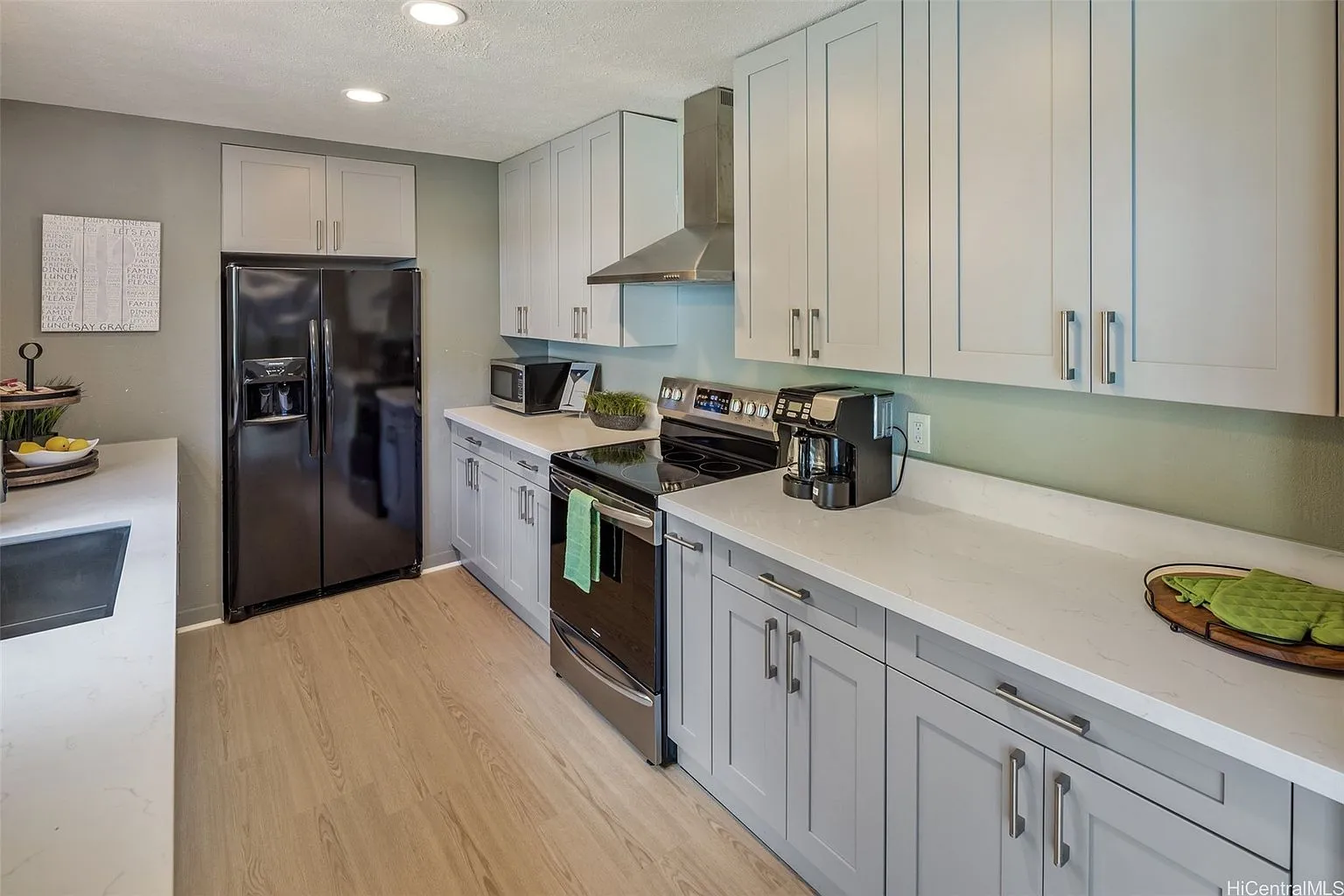 Renovated Single-Level Home at 1160 Lunalilo Home Rd, Honolulu, HI 96825 photo 6