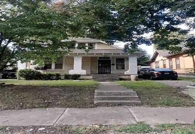 Memphis, TN 3-Bedroom Single-Family Home on Forrest Ave photo 2