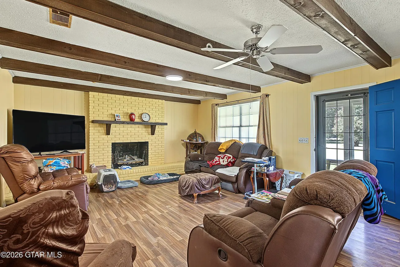 823 Donna Ln, Columbus, MS 39702: Brick Home on 0.80 Acres photo 6
