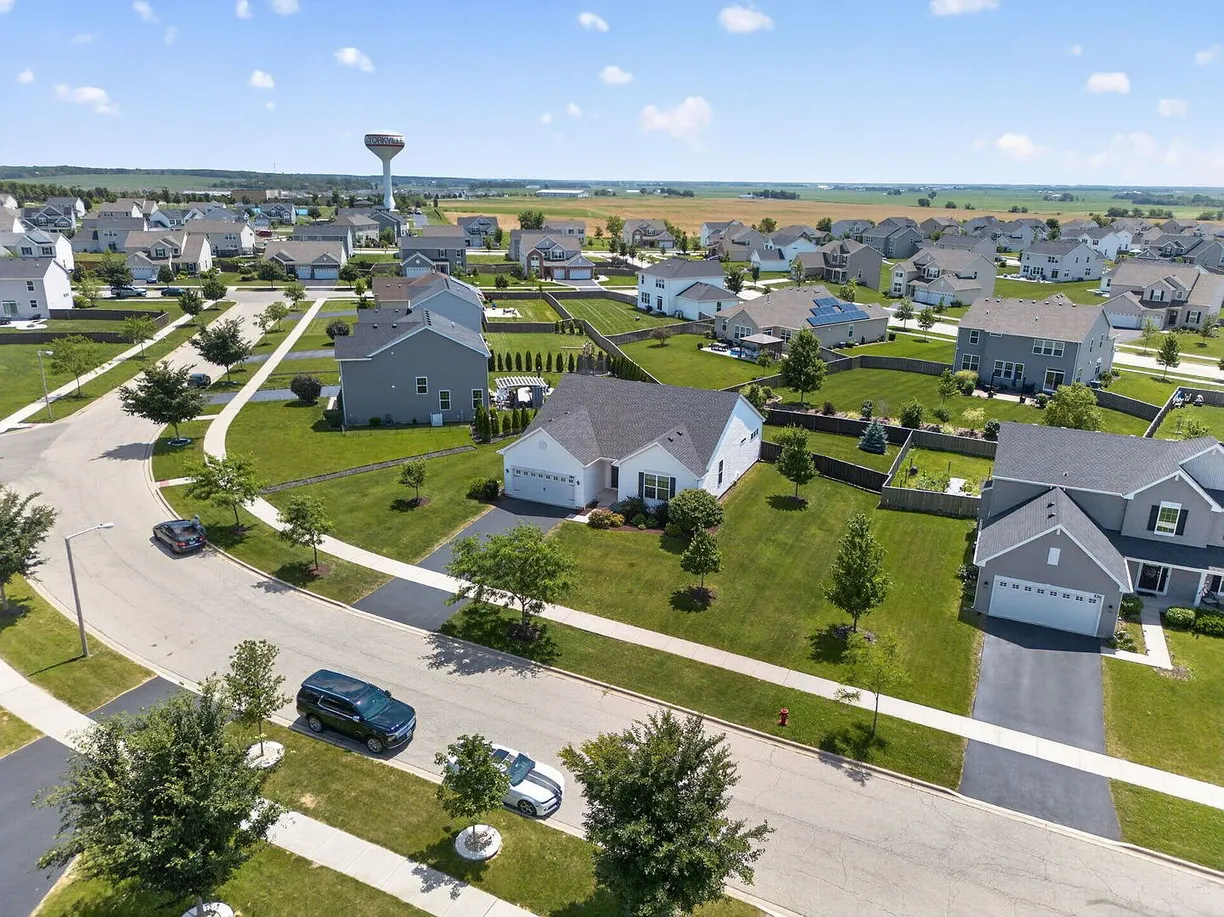 Yorkville, IL Ranch-Style Home with 3 Bedrooms and 1,866 Sq Ft photo 8