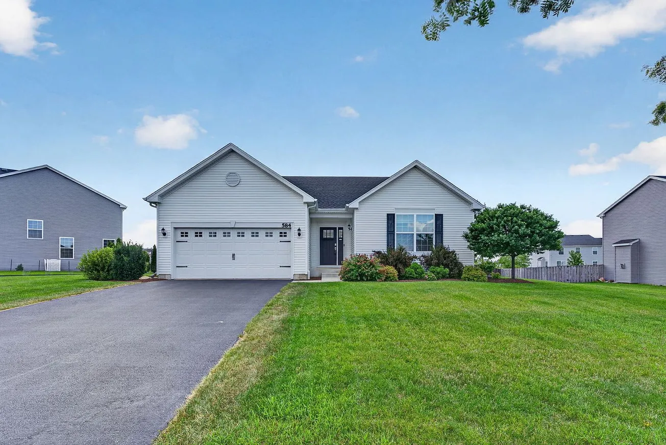 Yorkville, IL Ranch-Style Home with 3 Bedrooms and 1,866 Sq Ft photo 2