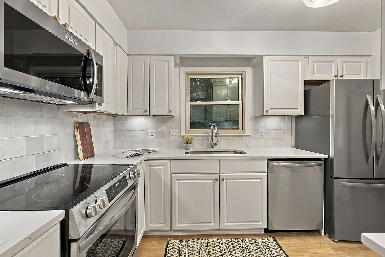 Renovated 2-Bedroom Country Home in Bellevue, Nashville, TN with 700-Sq-Ft Deck photo 10