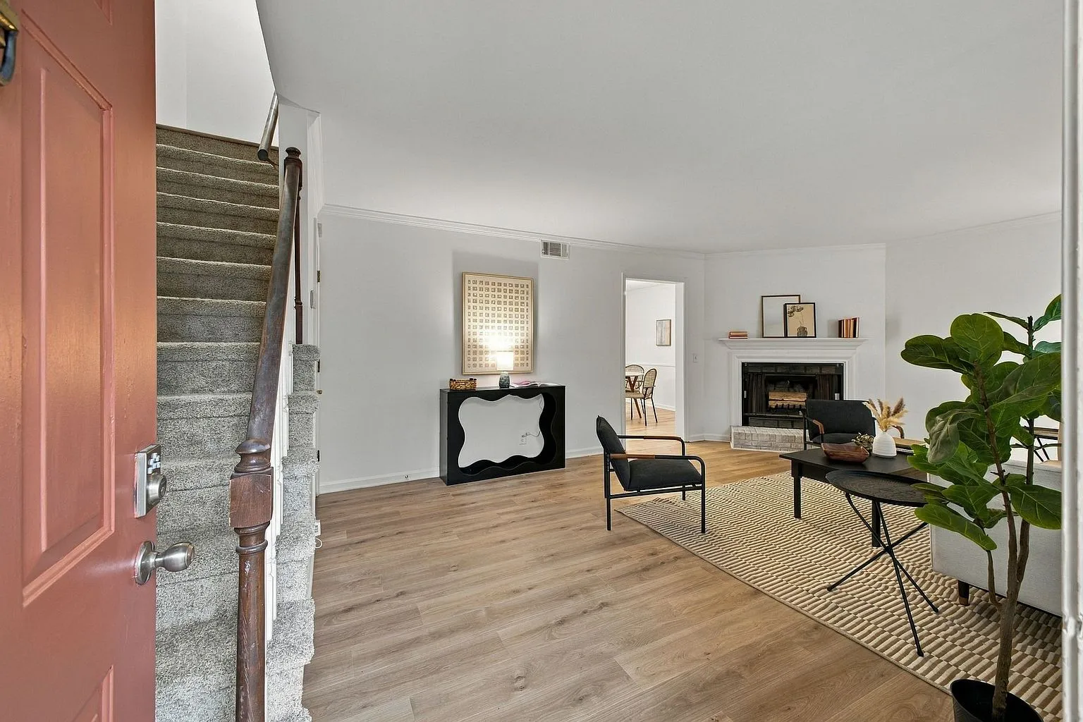 Renovated 2-Bedroom Country Home in Bellevue, Nashville, TN with 700-Sq-Ft Deck photo 3