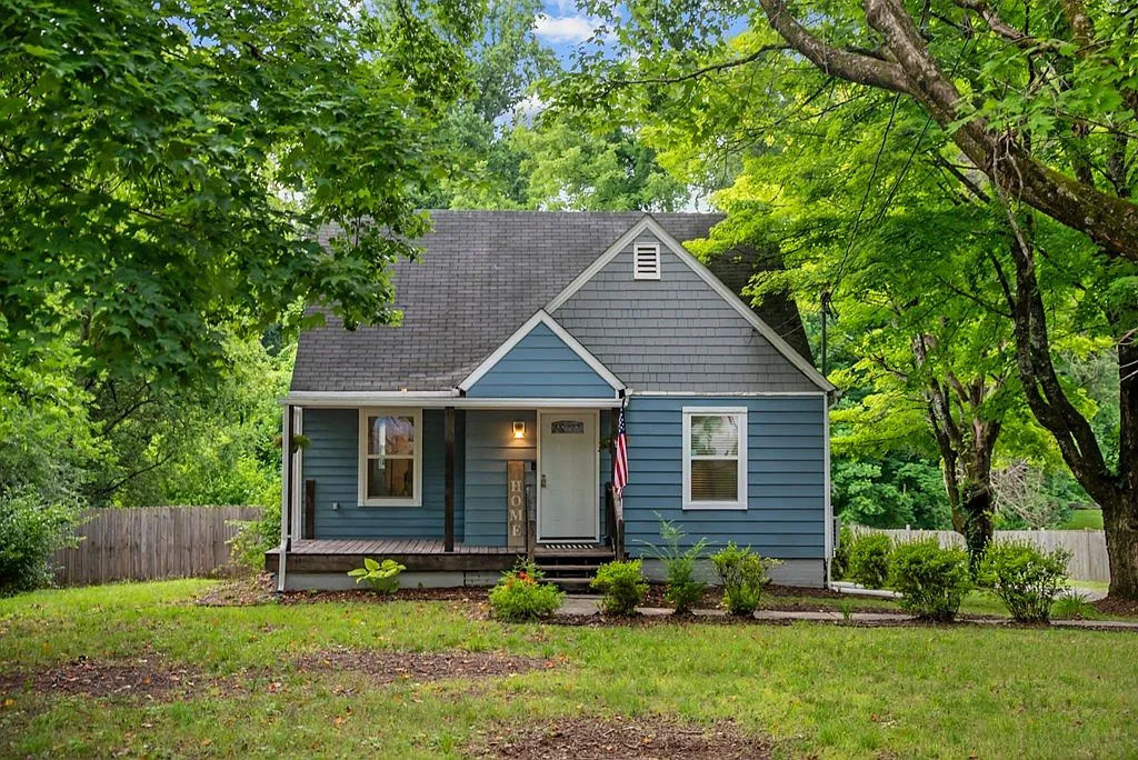 Knoxville, TN Country Home with 0.6804-Acre Lot and 3 Bedrooms photo 2
