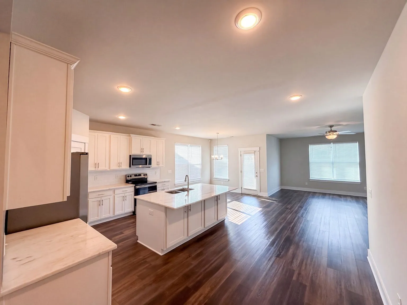 4-Bedroom Smyrna, TN Home for Sale with 2,567 Sq Ft photo 2