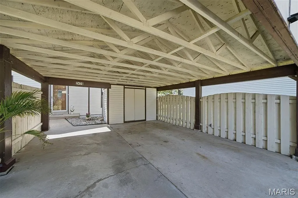 3-Bedroom Home for Sale at 2470 Jenkee Dr, Florissant, MO 63031 photo 9