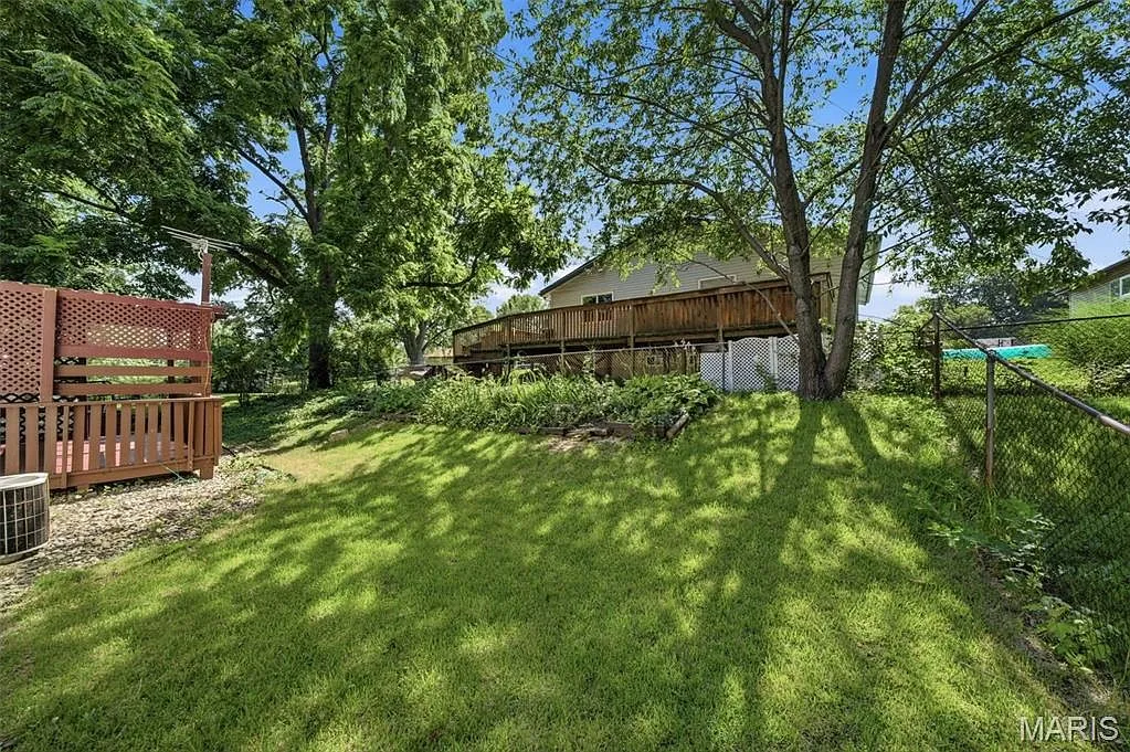 3-Bedroom Home for Sale at 2470 Jenkee Dr, Florissant, MO 63031 photo 8