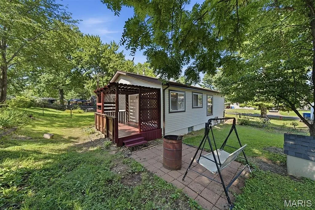 3-Bedroom Home for Sale at 2470 Jenkee Dr, Florissant, MO 63031 photo 6