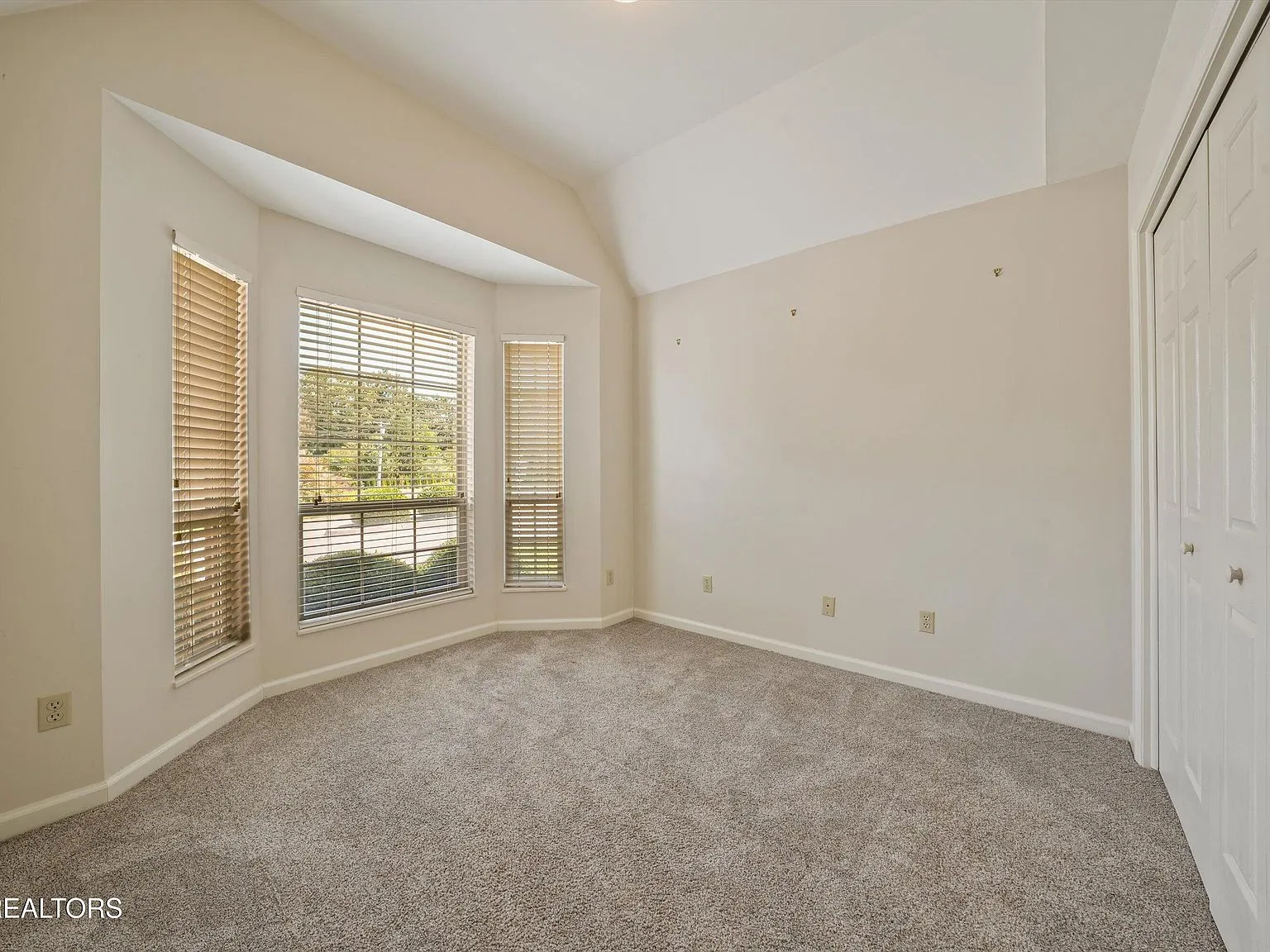 Knoxville, TN One-Level 3-Bedroom End-Unit Condo with Covered Deck photo 7