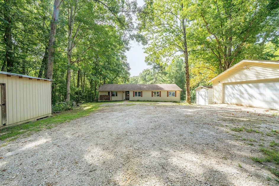 5171 Crawford School Rd: Country Home on 6.11 Acres in Scotts Hill, TN photo 2