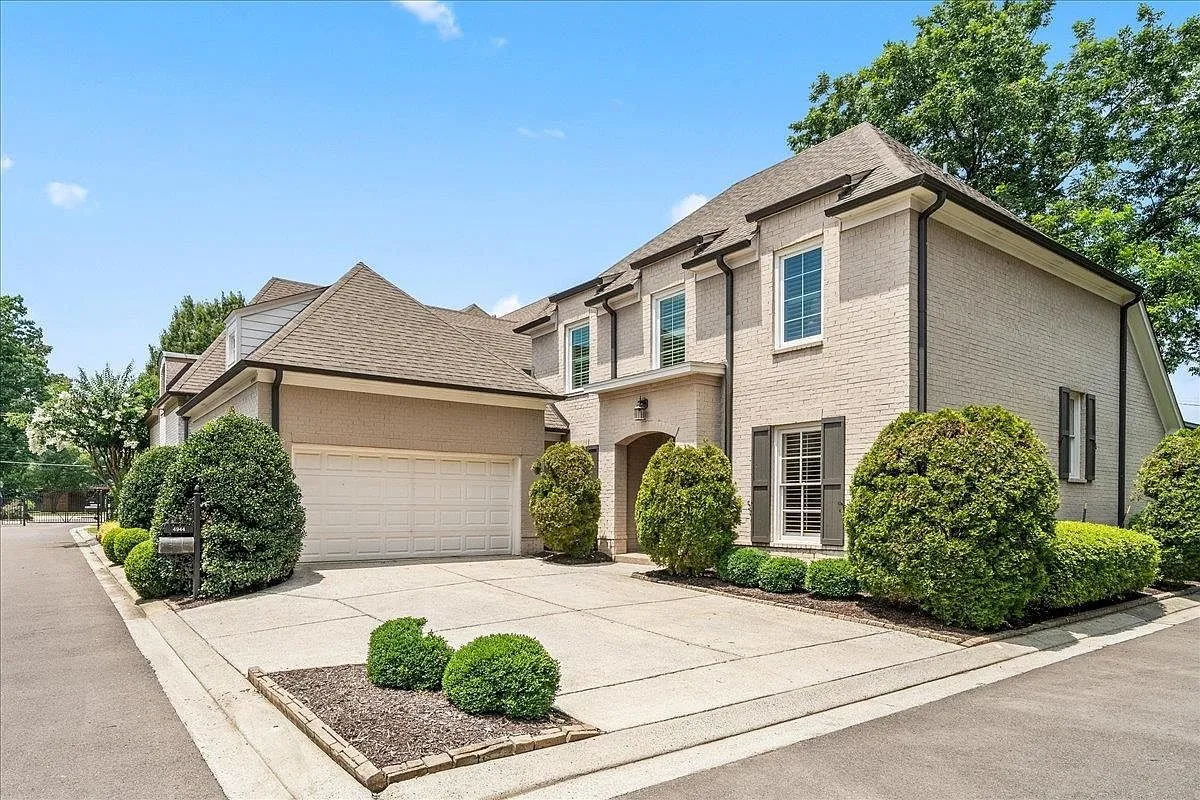 4-Bedroom Brick Home for Sale in Memphis, TN | 2,458 Sq Ft photo 2