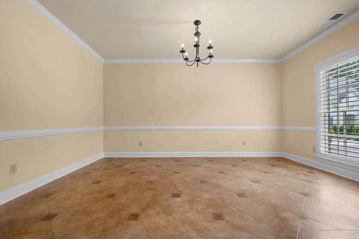 4-Bedroom Brick Home for Sale in Memphis, TN | 2,458 Sq Ft photo 7