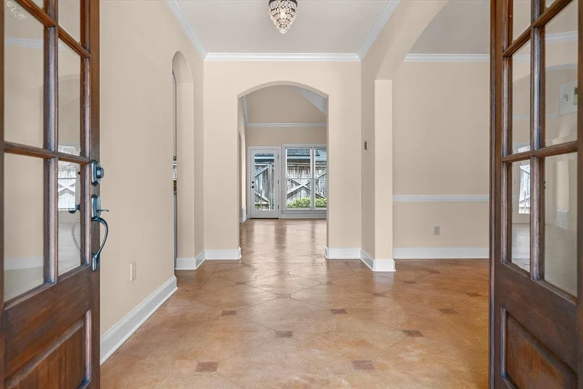 4-Bedroom Brick Home for Sale in Memphis, TN | 2,458 Sq Ft photo 5