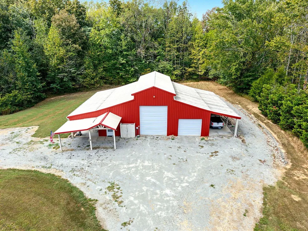 Pulaski, TN Country Property for Sale: 19.75 Acres and 2,304-Sq.-Ft. Shop photo 2