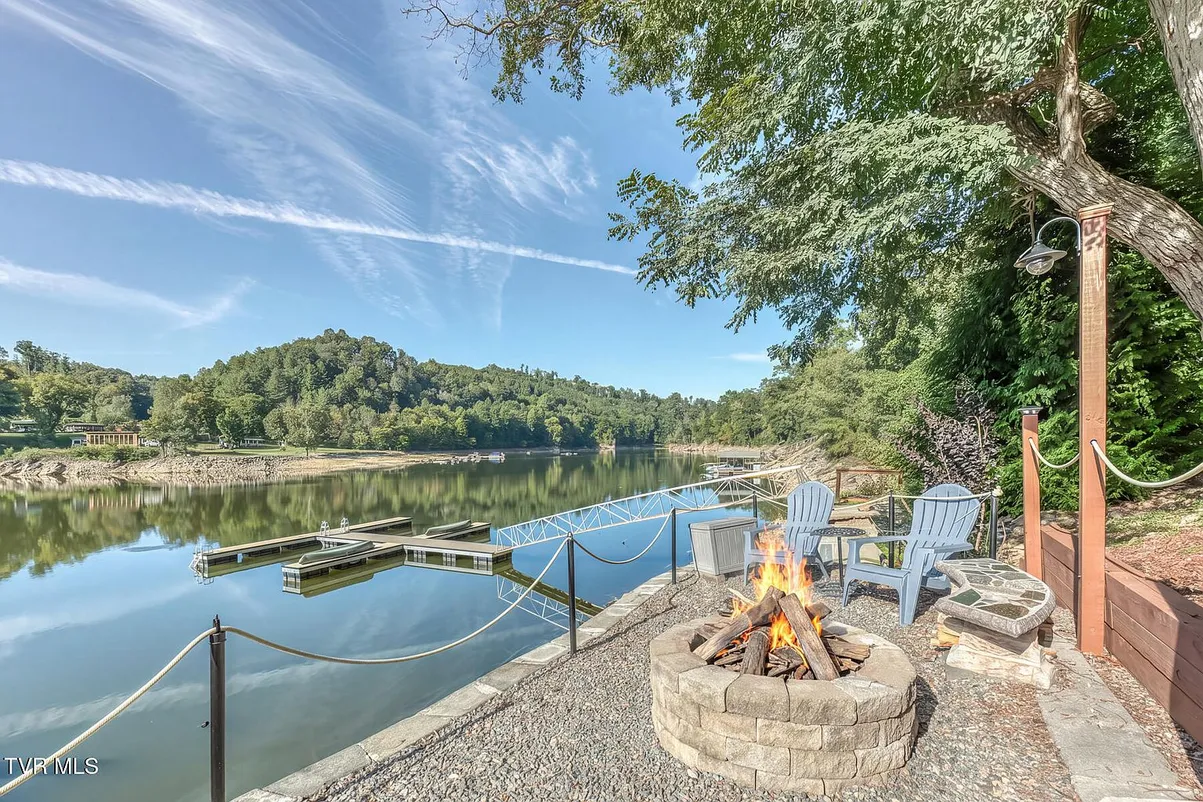Watauga Lakefront Cottage with Private Dock on 1.4 Acres in Butler, Tennessee photo 10