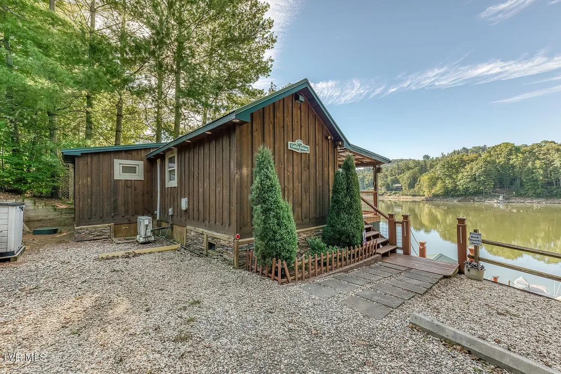 Watauga Lakefront Cottage with Private Dock on 1.4 Acres in Butler, Tennessee photo 3