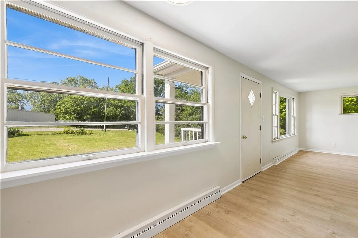 139 Kent Ave, Wauconda, IL 60084 | Charming Cape Cod Home for Sale photo 9