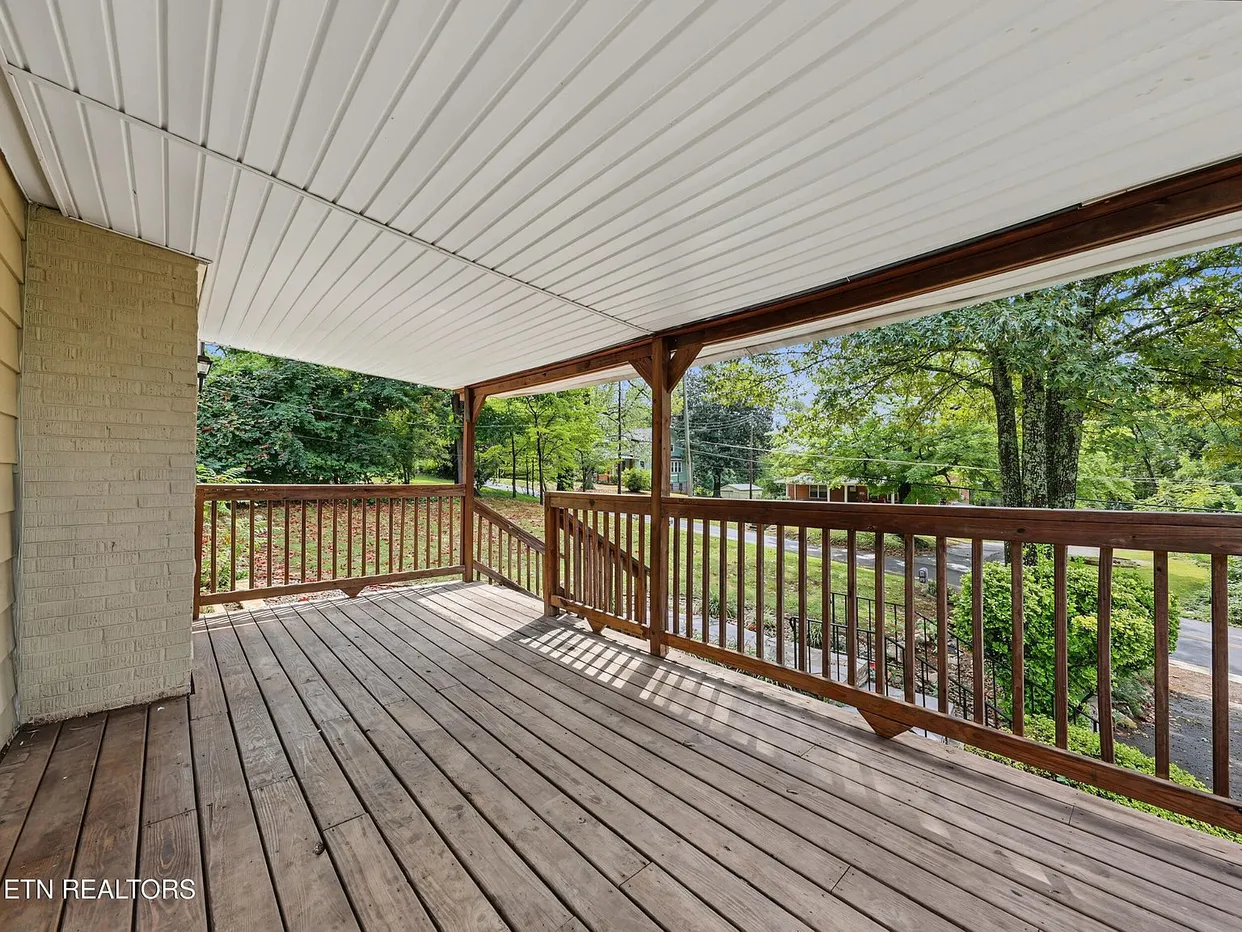 3-Bedroom Knoxville, TN Home with 0.49-Acre Lot and Workshop photo 8