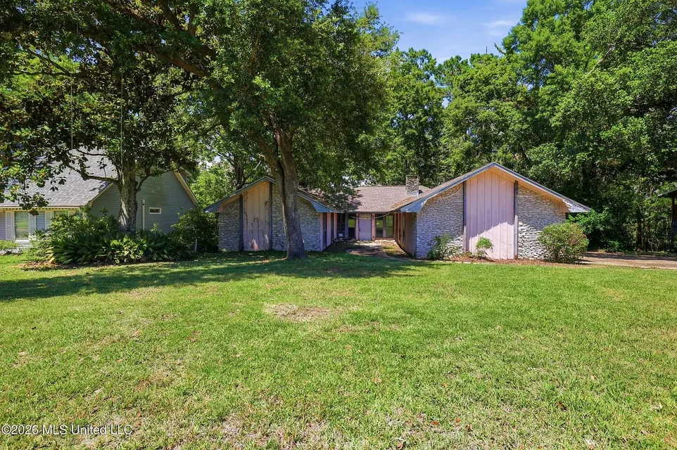 Sioux Bayou Country Home on 0.42 Acres in Gautier, MS photo 4