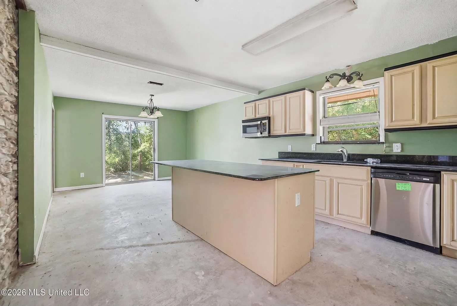 Sioux Bayou Country Home on 0.42 Acres in Gautier, MS photo 9