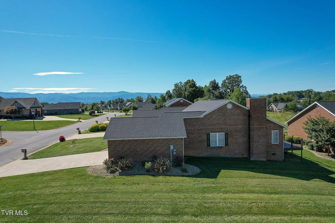 Greeneville, TN 2-Bedroom Condo with Mountain Views and 2-Car Garage photo 3