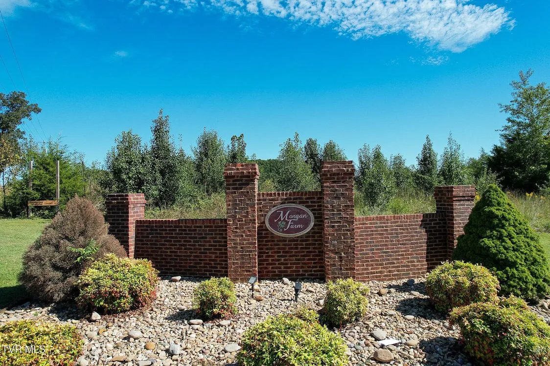 Greeneville, TN 2-Bedroom Condo with Mountain Views and 2-Car Garage photo 4