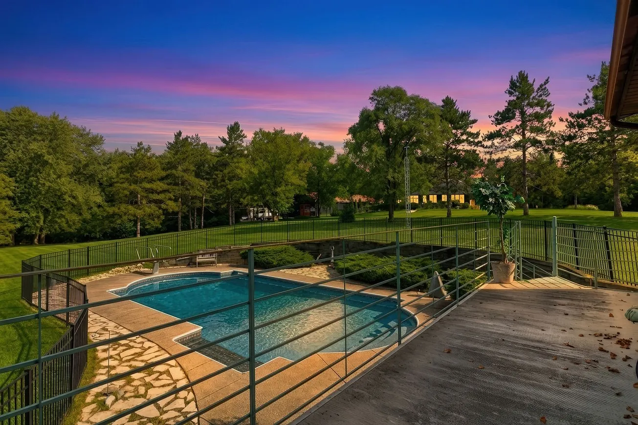 42357 N Center St, Antioch, IL 60002 | Ranch Home on 2.27 Acres with Pool photo 7