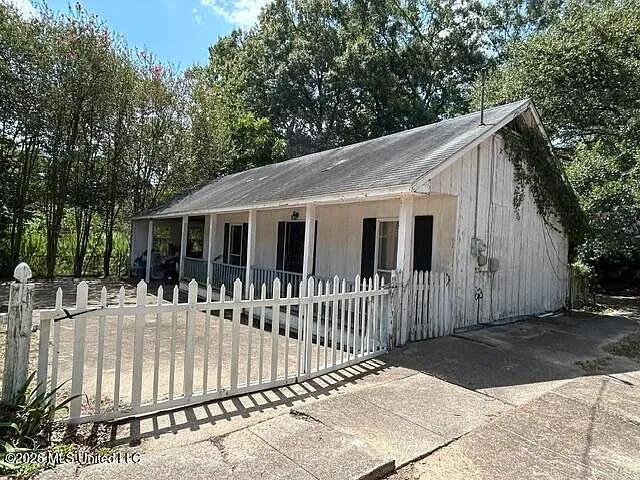Magnolia, Mississippi 3-Bedroom Home with Guest House for Sale photo 8