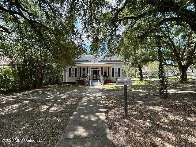 Magnolia, Mississippi 3-Bedroom Home with Guest House for Sale photo 2