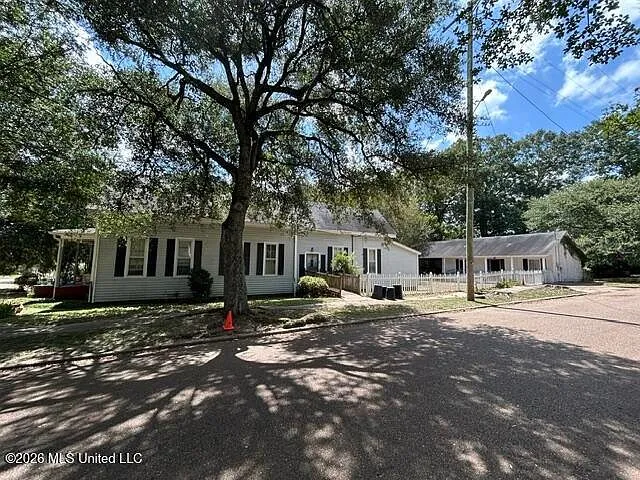 Magnolia, Mississippi 3-Bedroom Home with Guest House for Sale photo 9