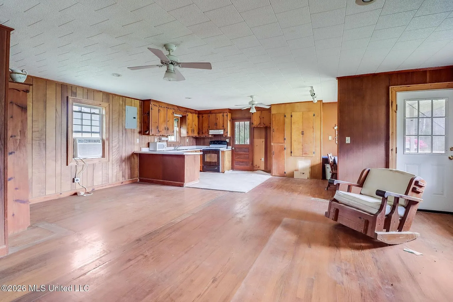 21-Acre Country Home with Pole Barn in Perkinston, Mississippi photo 6