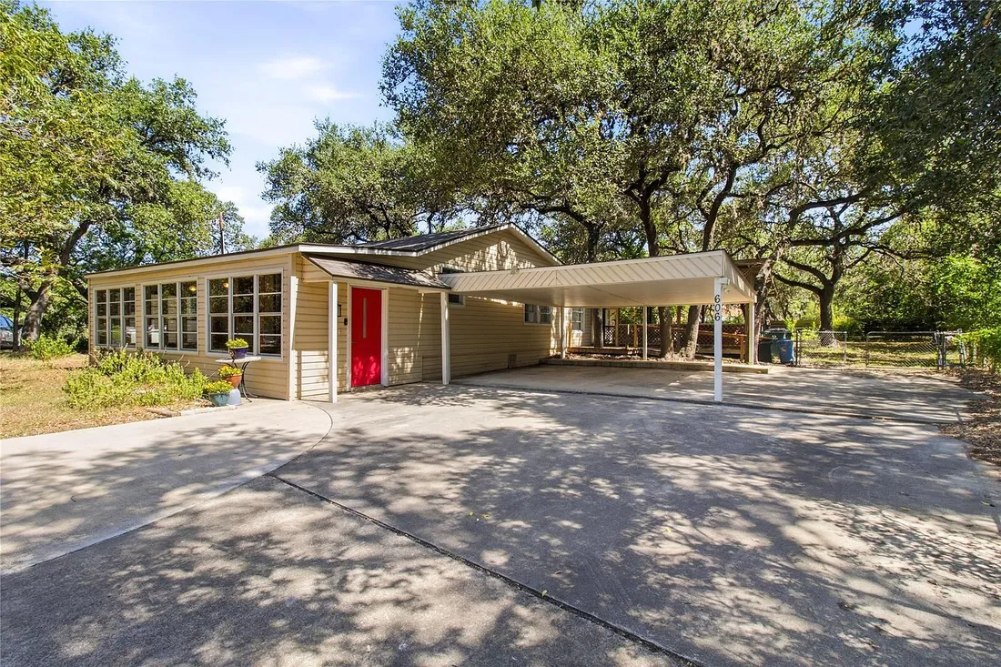 606 Harmons Way, San Marcos, TX 78666: Unique 3-Bedroom Property on 0.495 Acres