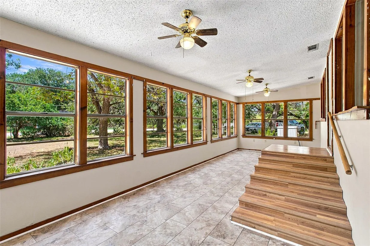 606 Harmons Way, San Marcos, TX 78666: Unique 3-Bedroom Property on 0.495 Acres photo 7