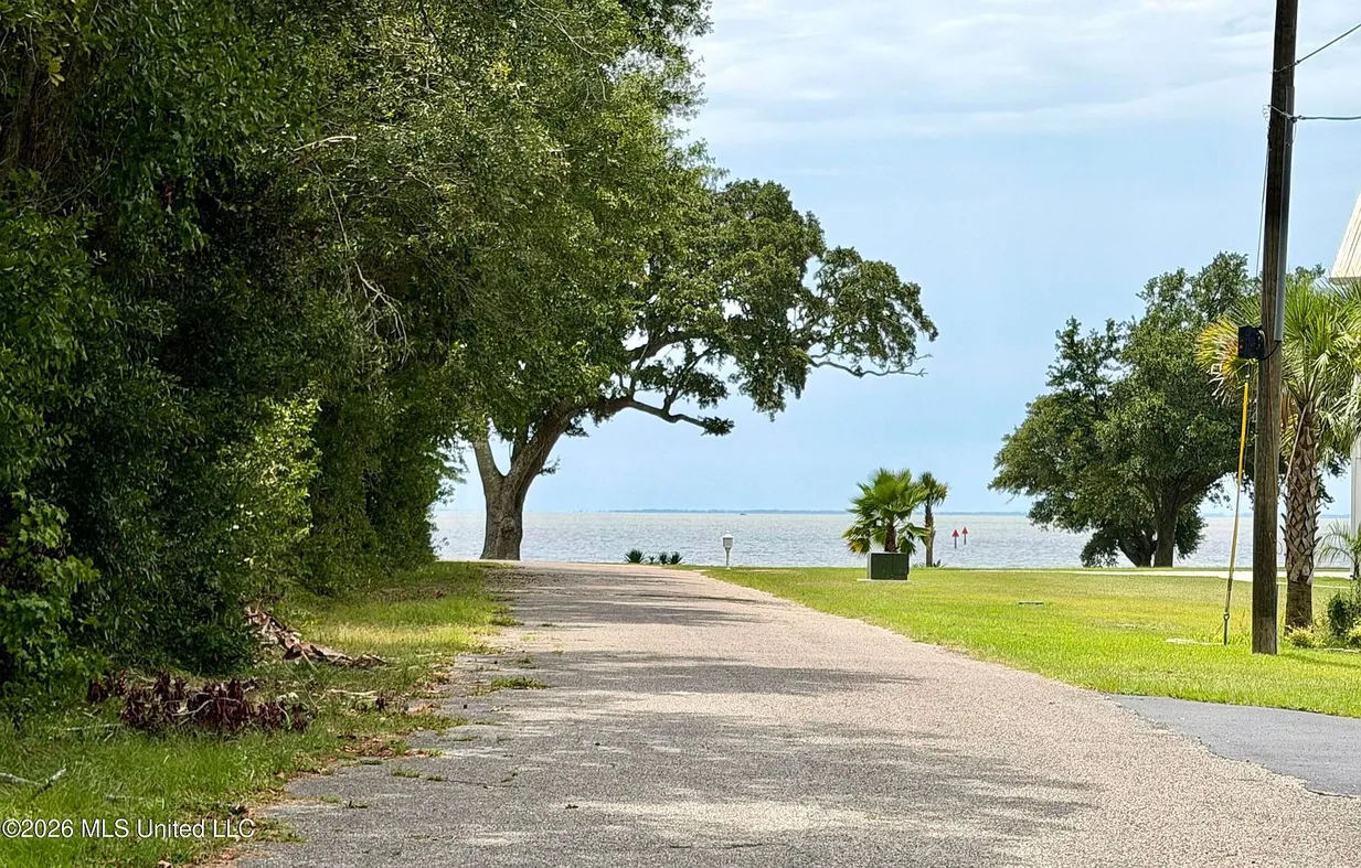 Gautier, Mississippi Country Home with Gulf Views and 5 Bedrooms photo 4