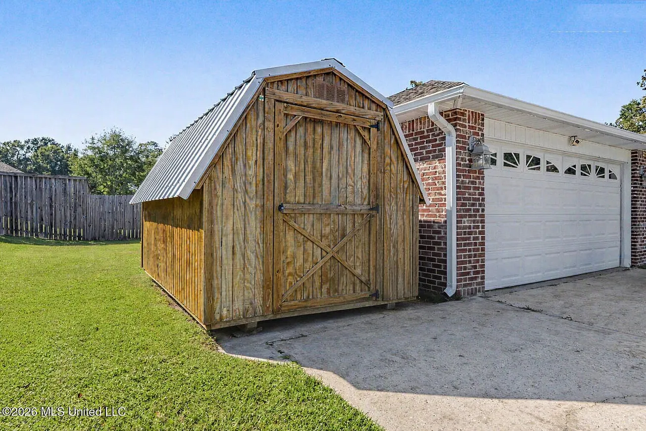 3-Bedroom Brick Home with Sun Porch in Ocean Springs, MS photo 3